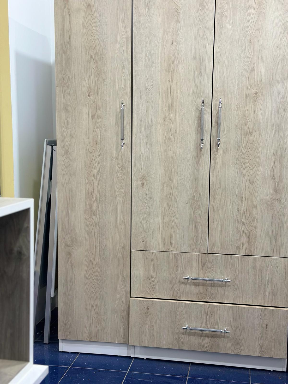 Açelya Kleiderschrank