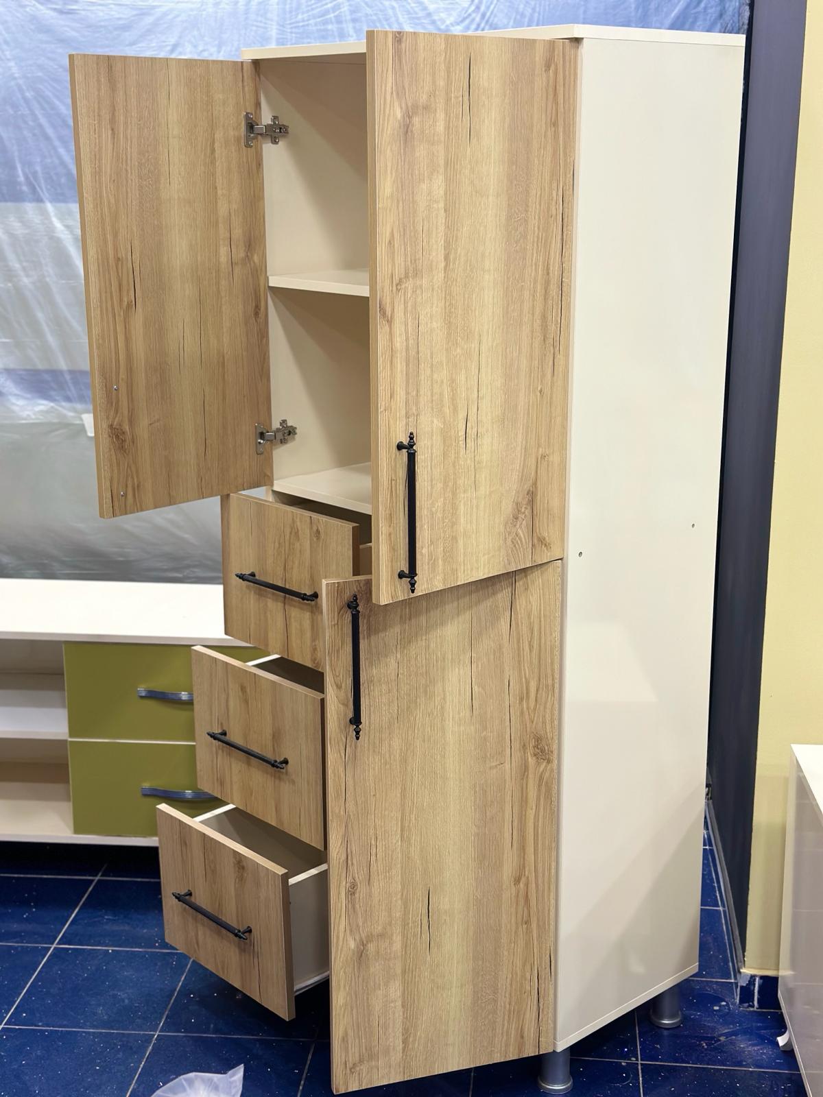 Besenschrank [Falez]